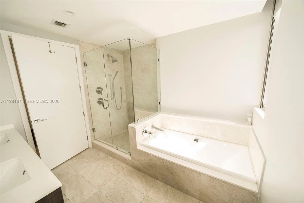 488 NE 18th St # 1000, Miami FL 33132