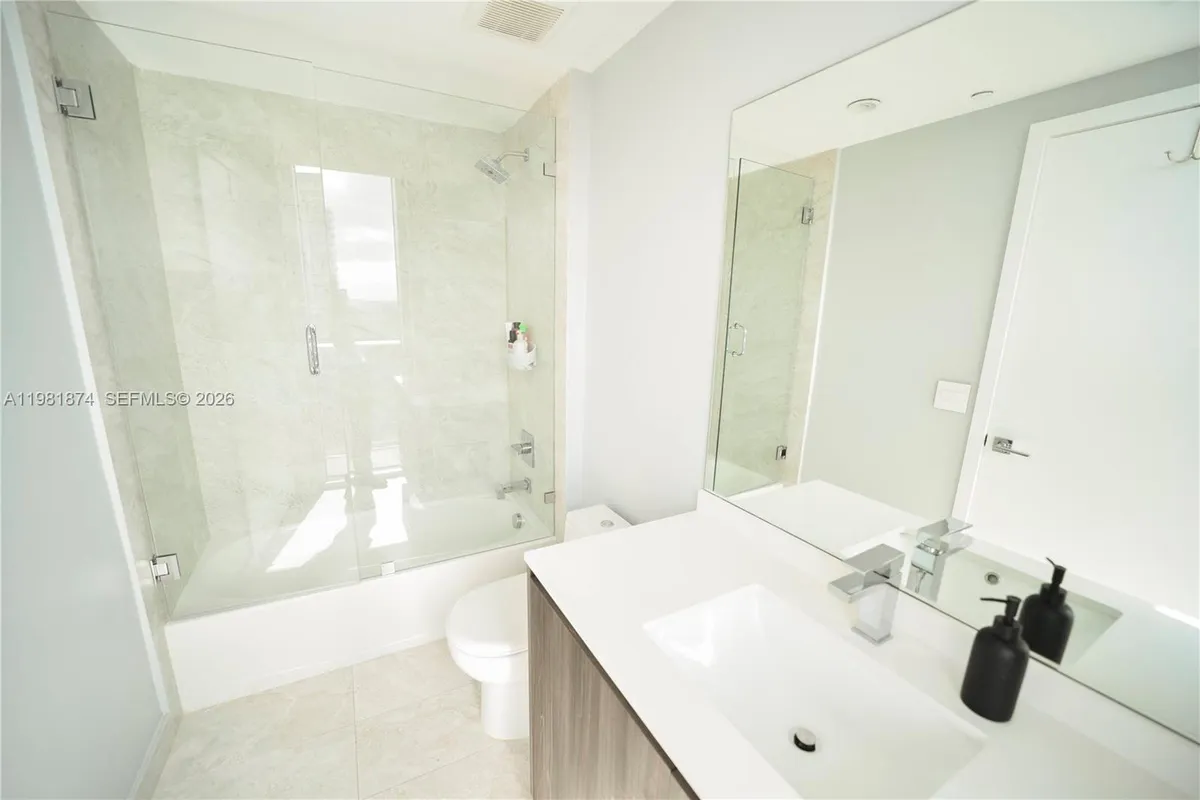 488 NE 18th St # 1000, Miami FL 33132