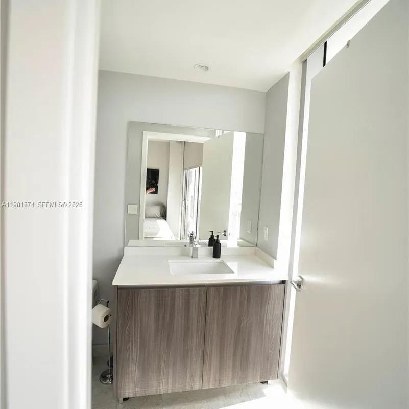 488 NE 18th St # 1000, Miami FL 33132