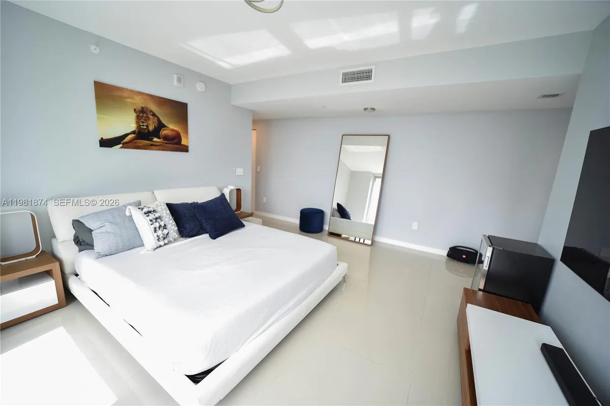 488 NE 18th St # 1000, Miami FL 33132