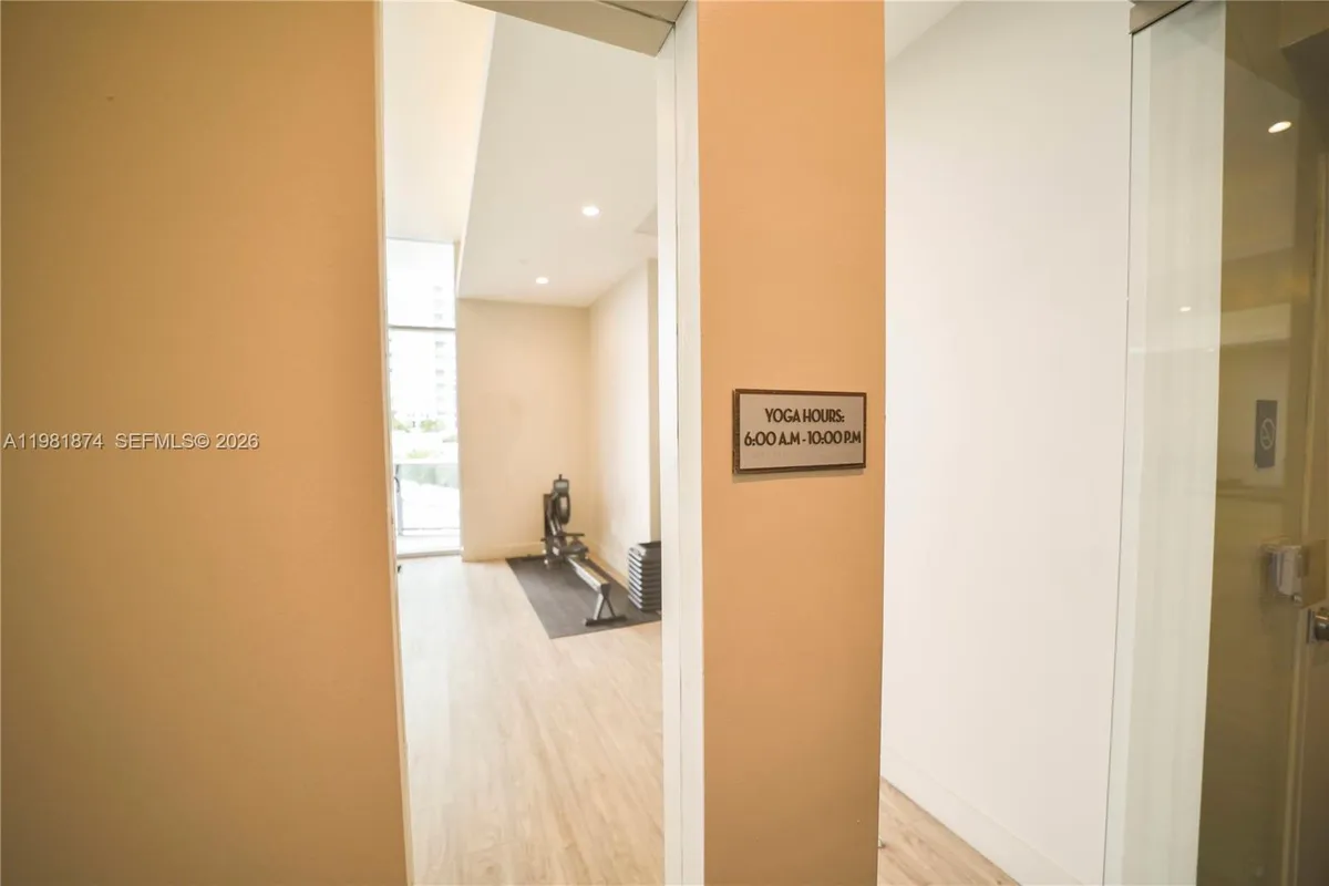 488 NE 18th St # 1000, Miami FL 33132