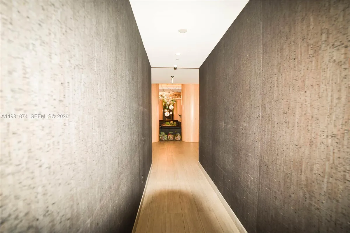 488 NE 18th St # 1000, Miami FL 33132