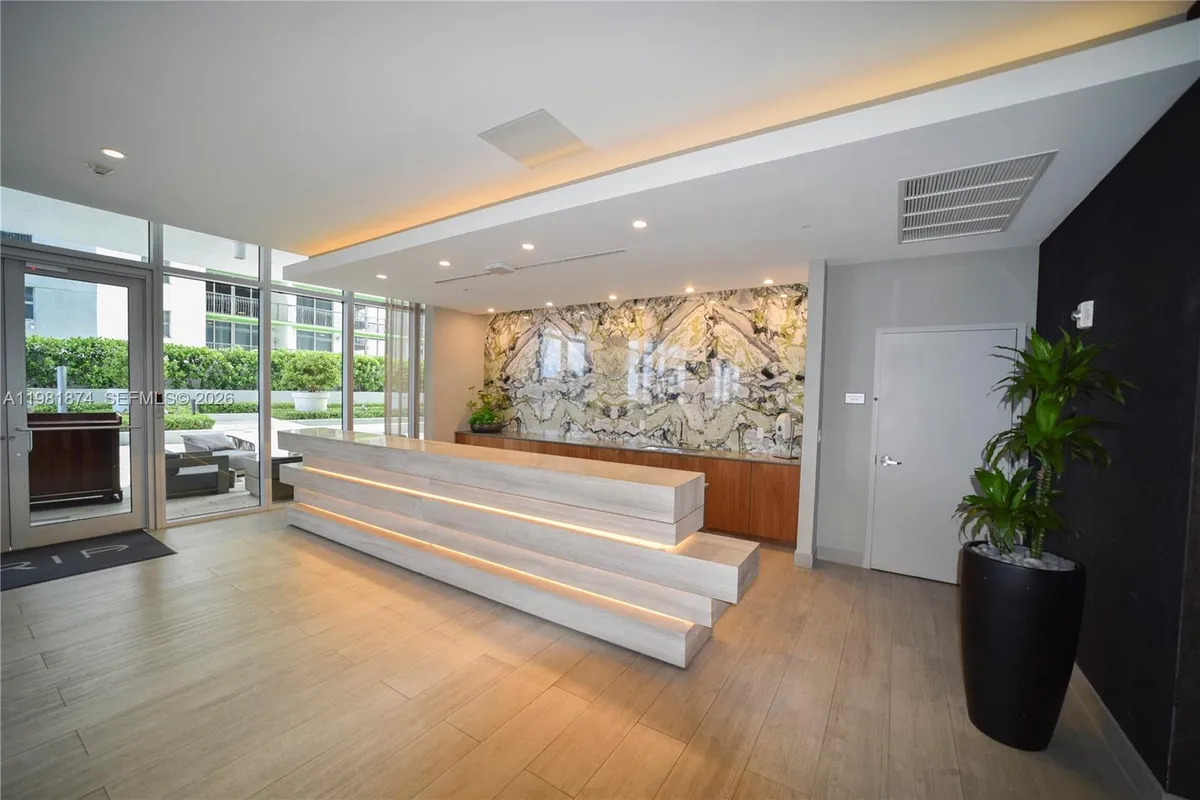 488 NE 18th St # 1000, Miami FL 33132