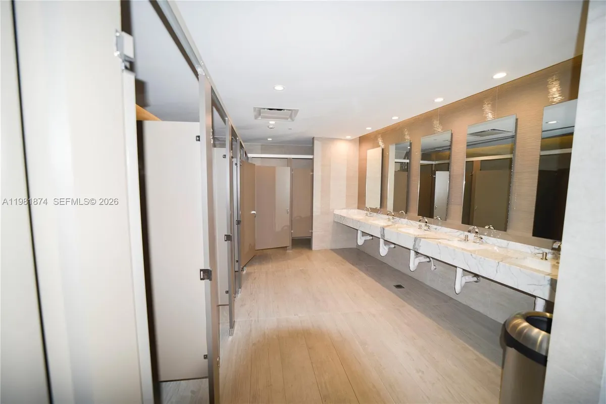 488 NE 18th St # 1000, Miami FL 33132