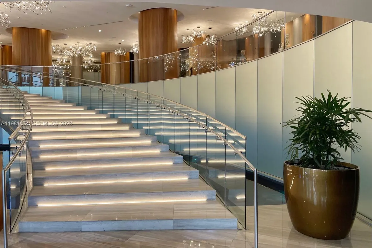 488 NE 18th St # 1000, Miami FL 33132