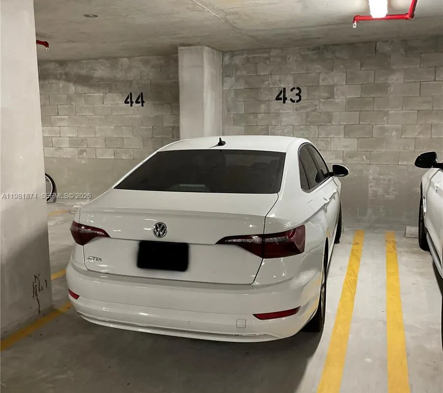 488 NE 18th St # 1000, Miami FL 33132