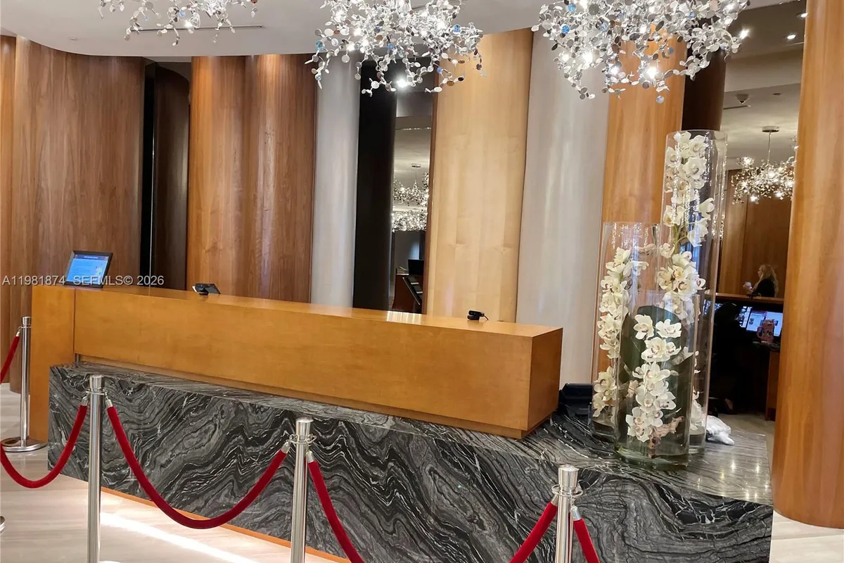 488 NE 18th St # 1000, Miami FL 33132