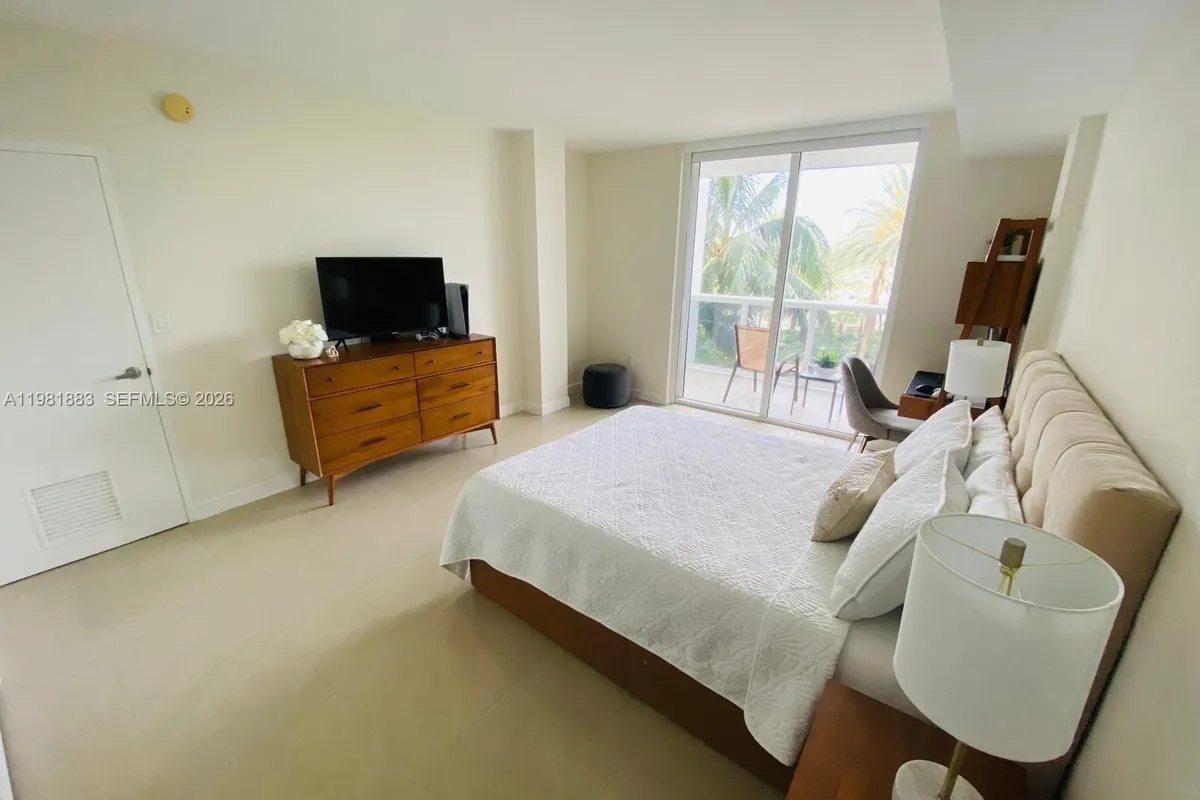 10275 E Collins Ave # 324, Bal Harbour FL 33154