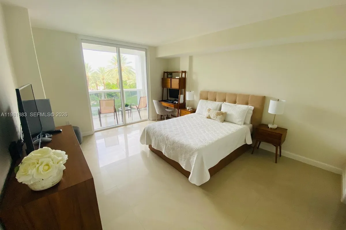 10275 E Collins Ave # 324, Bal Harbour FL 33154