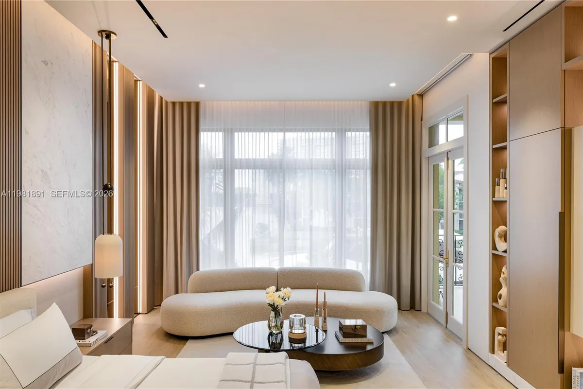 1522 Island Blvd, Aventura FL 33160