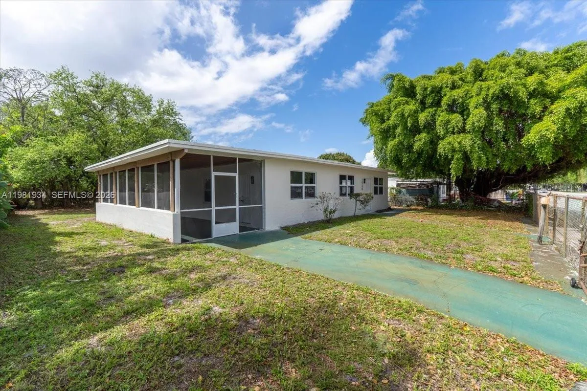 16240 NW 22nd Ave, Miami Gardens FL 33054