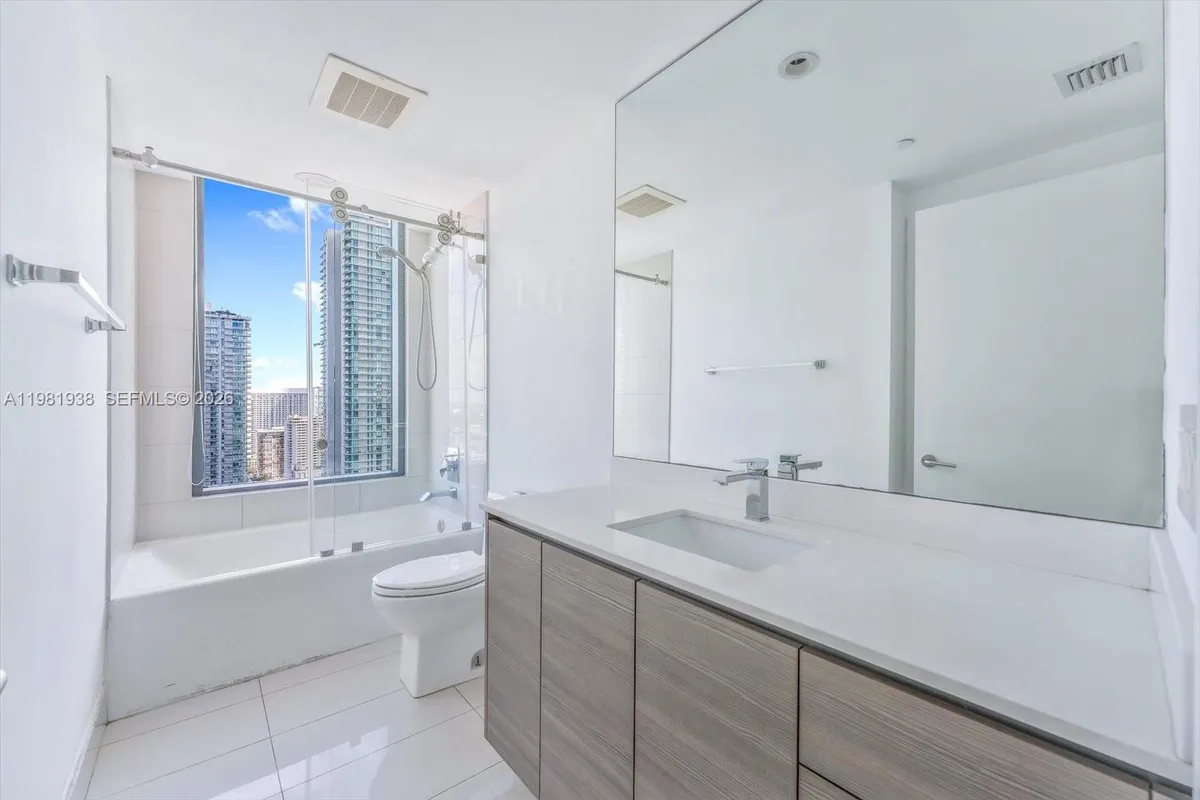 460 NE 28th St # 3301, Miami FL 33137