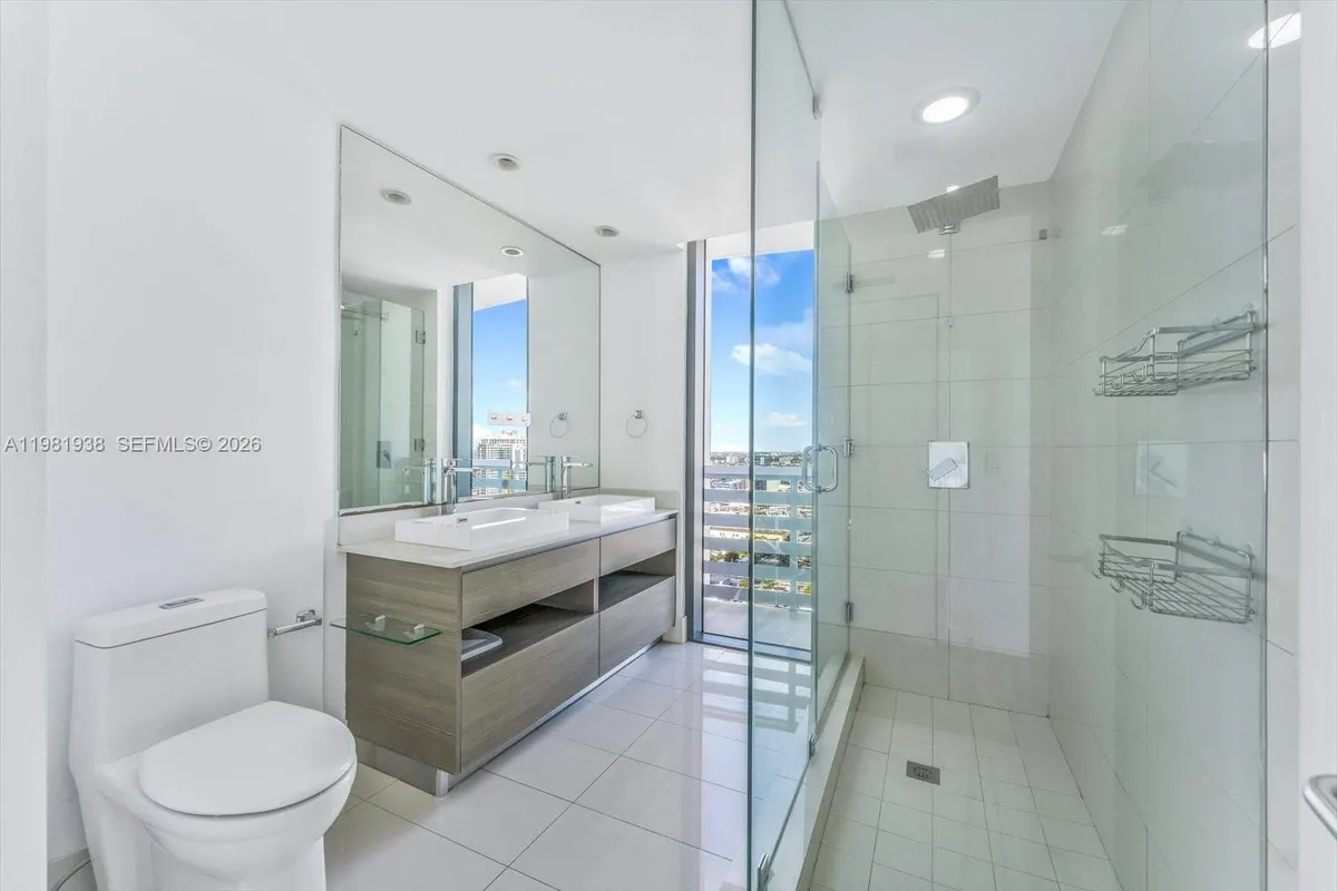 460 NE 28th St # 3301, Miami FL 33137