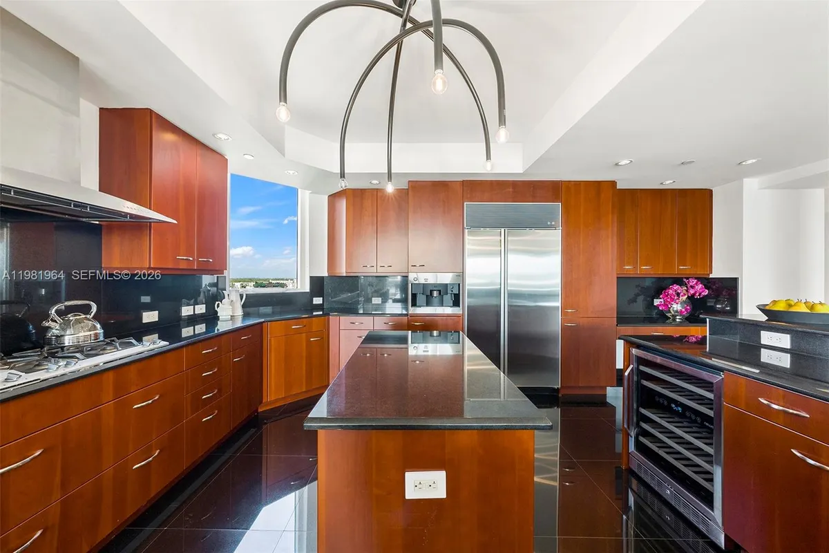 6000 Island Blvd # 1208, Aventura FL 33160