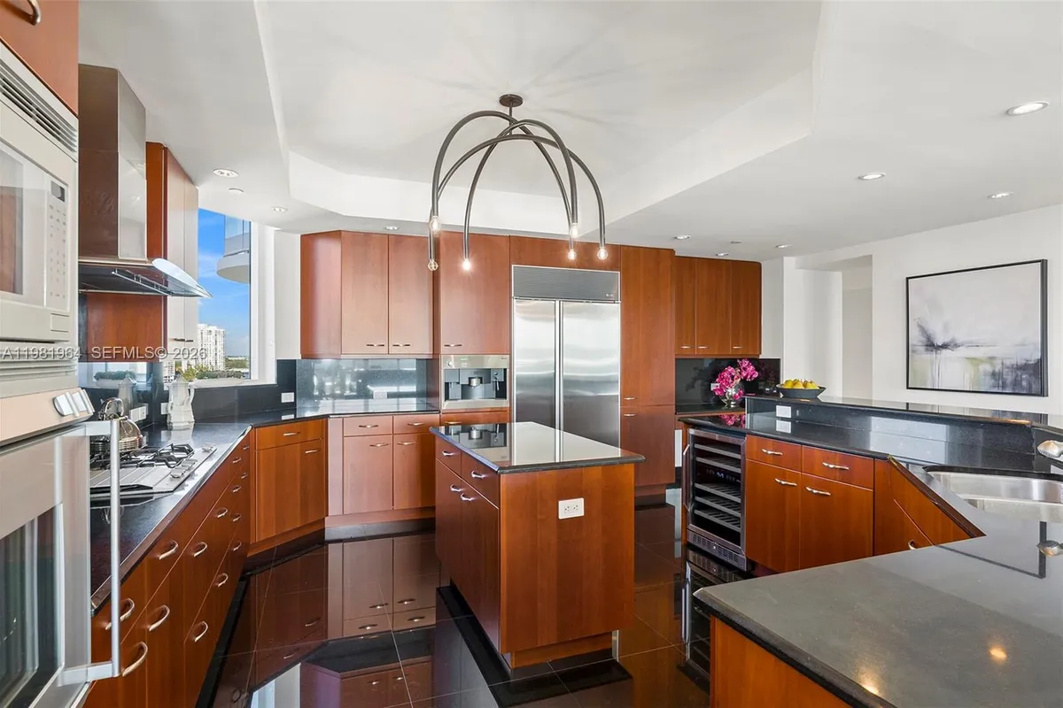 6000 Island Blvd # 1208, Aventura FL 33160