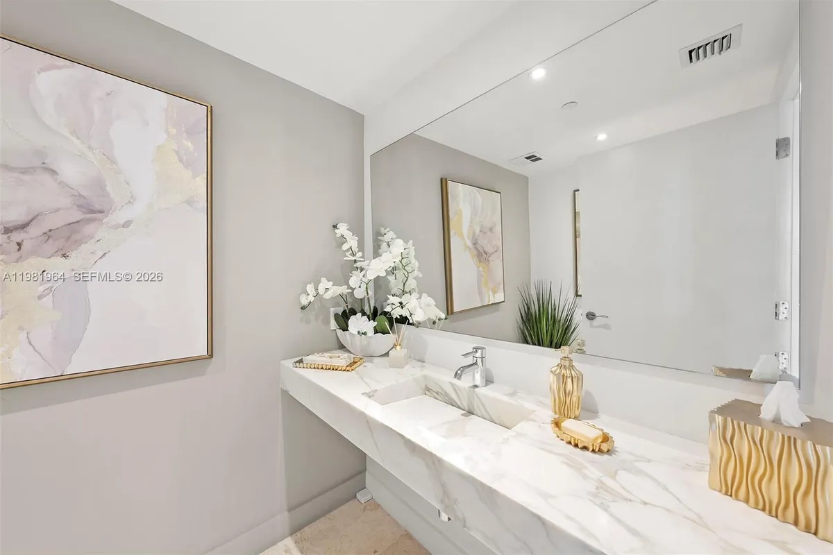 6000 Island Blvd # 1208, Aventura FL 33160