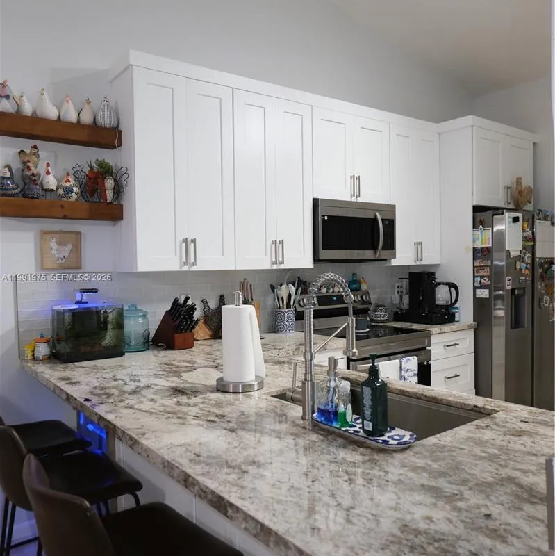 1021 NW 79th Ave, Plantation FL 33322