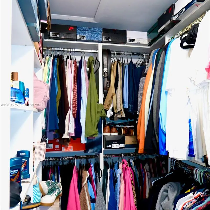 1021 NW 79th Ave, Plantation FL 33322