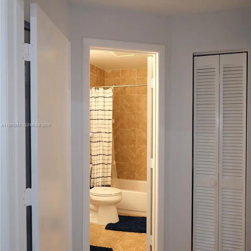 1021 NW 79th Ave, Plantation FL 33322