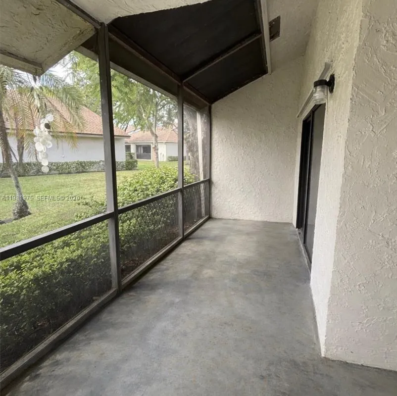 1021 NW 79th Ave, Plantation FL 33322