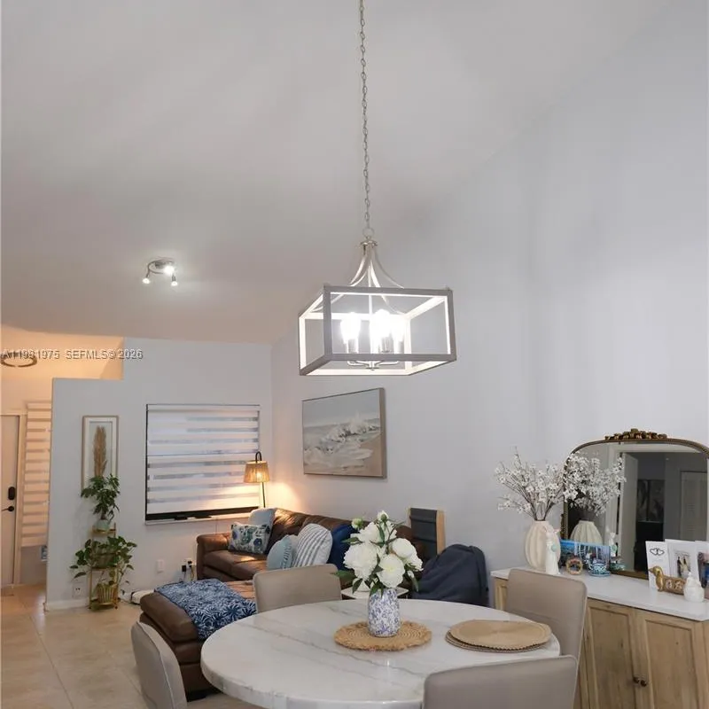 1021 NW 79th Ave, Plantation FL 33322