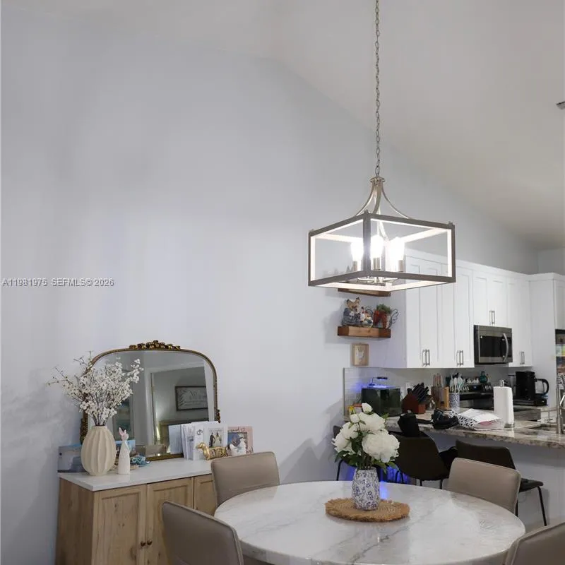 1021 NW 79th Ave, Plantation FL 33322