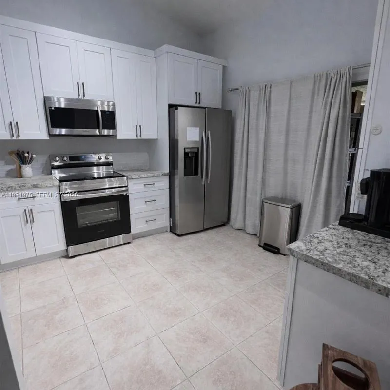 1021 NW 79th Ave, Plantation FL 33322