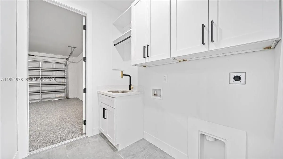 4127 NW 36th PL, Cape Coral FL 33993