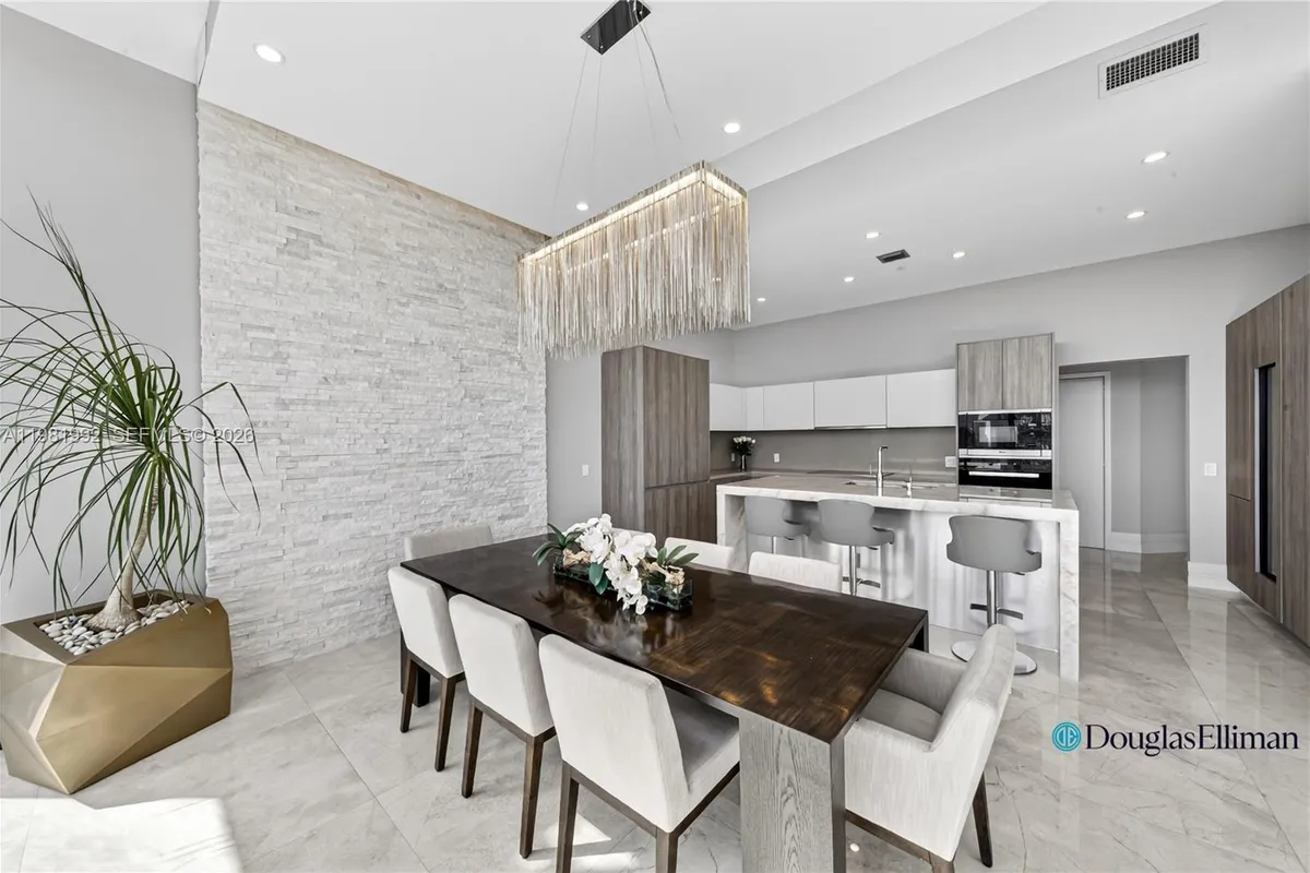 2900 NE 7th Ave # 4904, Miami FL 33137