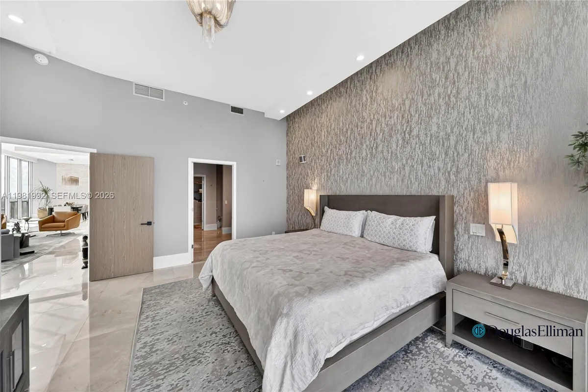 2900 NE 7th Ave # 4904, Miami FL 33137