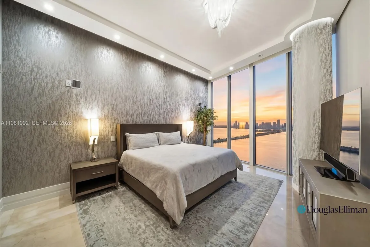 2900 NE 7th Ave # 4904, Miami FL 33137