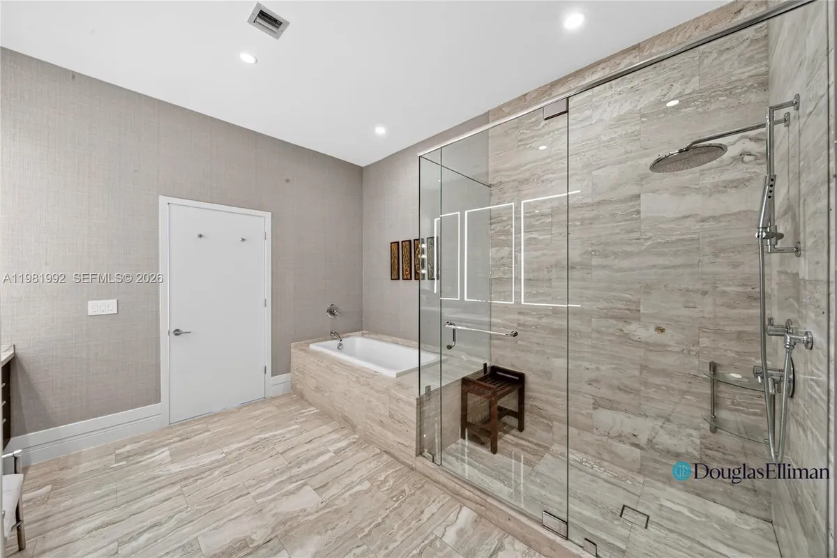 2900 NE 7th Ave # 4904, Miami FL 33137