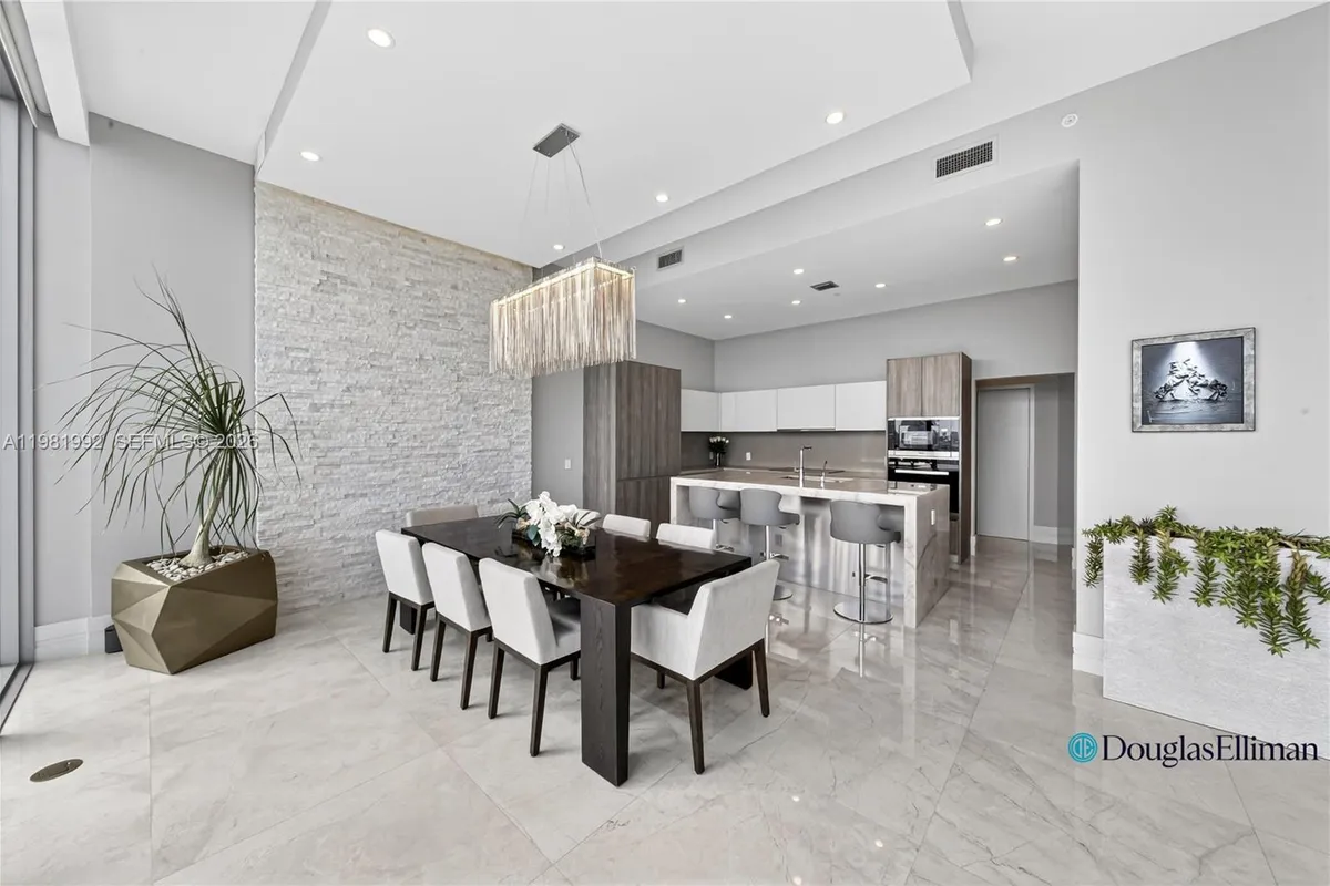 2900 NE 7th Ave # 4904, Miami FL 33137