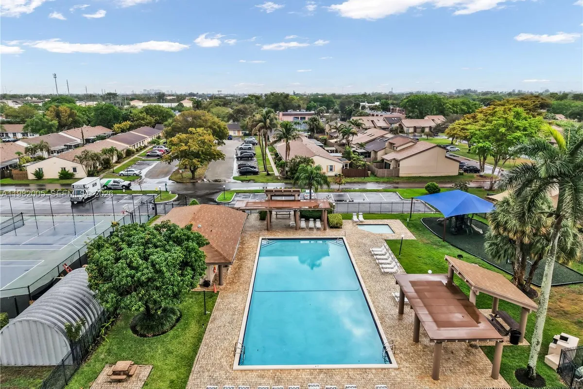 2056 SW 81st Way, Davie FL 33324