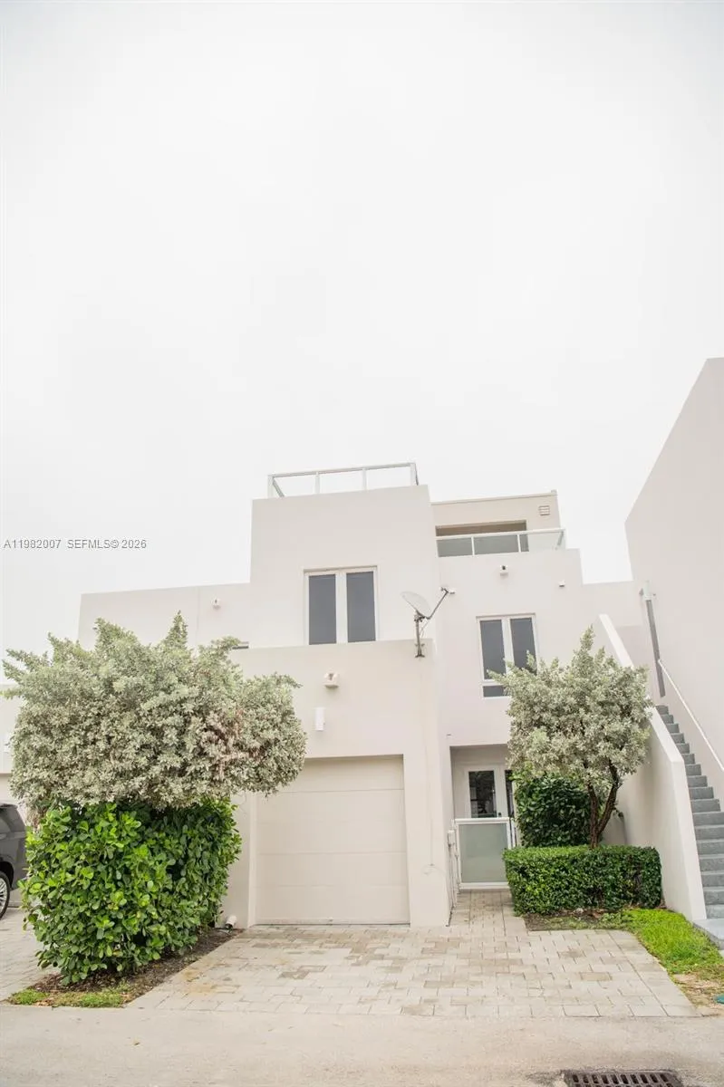 6436 NW 104th Ct, Doral FL 33178