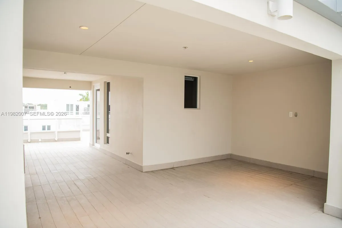 6436 NW 104th Ct, Doral FL 33178