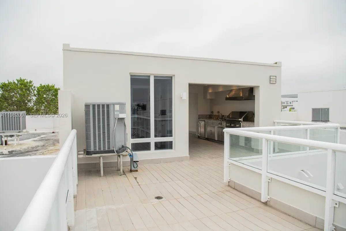 6436 NW 104th Ct, Doral FL 33178