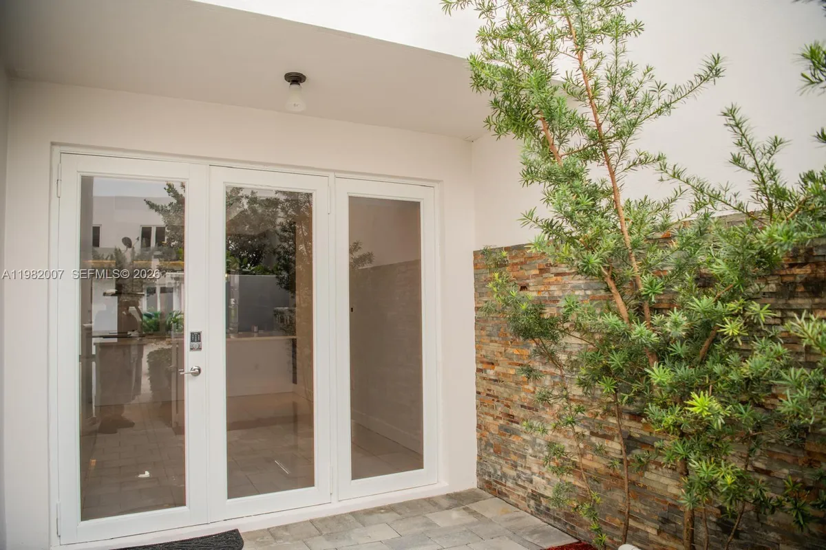 6436 NW 104th Ct, Doral FL 33178