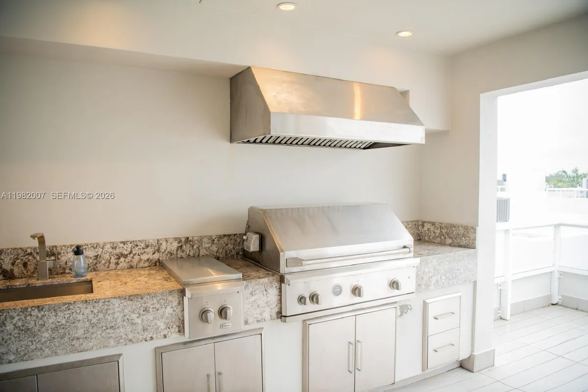 6436 NW 104th Ct, Doral FL 33178