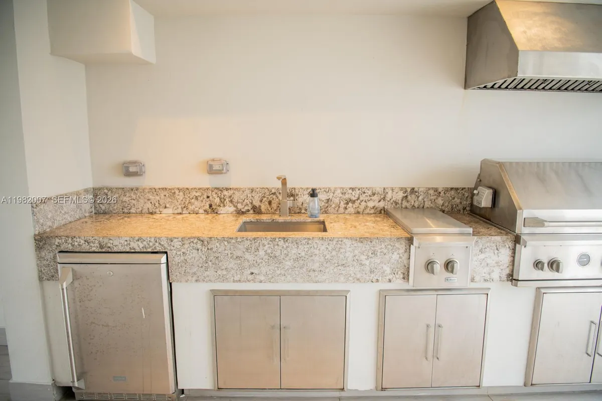 6436 NW 104th Ct, Doral FL 33178