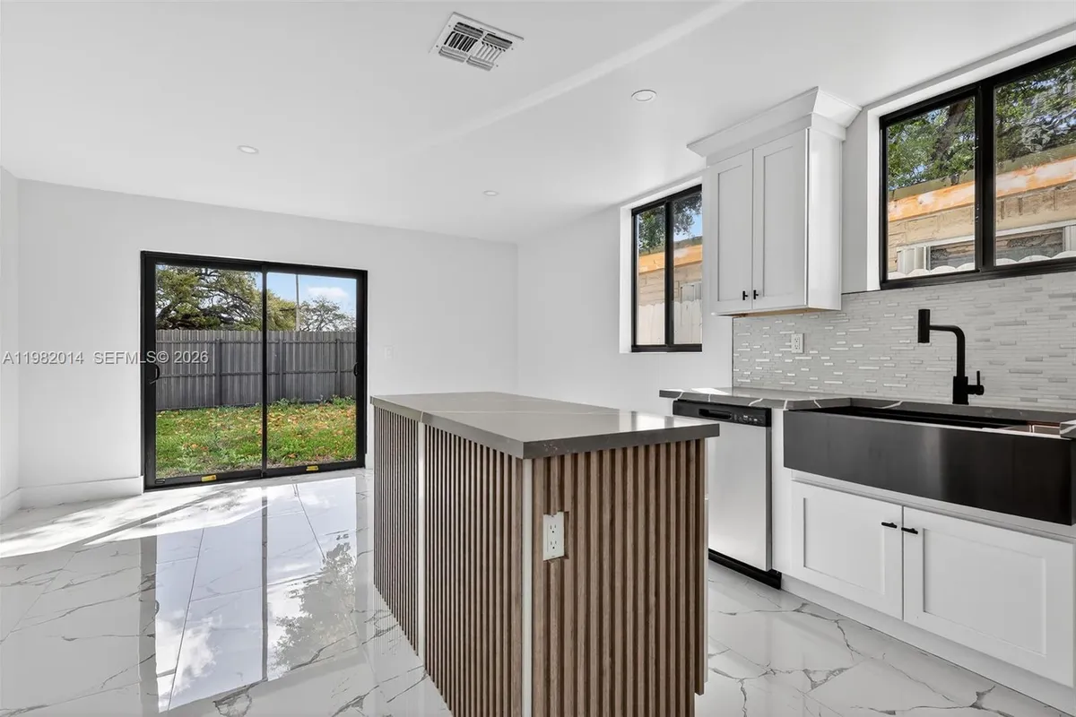 4311 NW 32nd Ave, Miami FL 33142