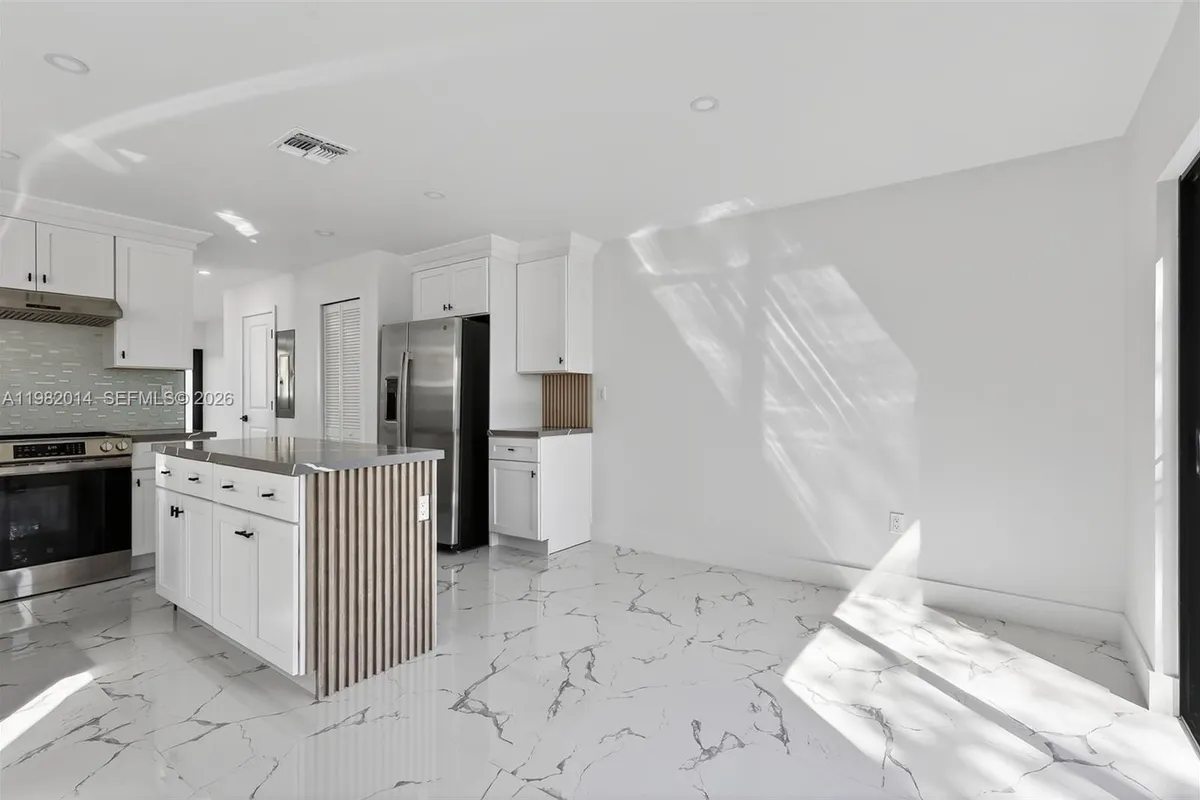 4311 NW 32nd Ave, Miami FL 33142