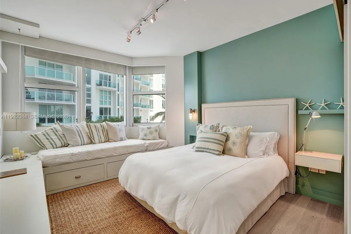 3201 NE 183rd St # 301, Aventura FL 33160