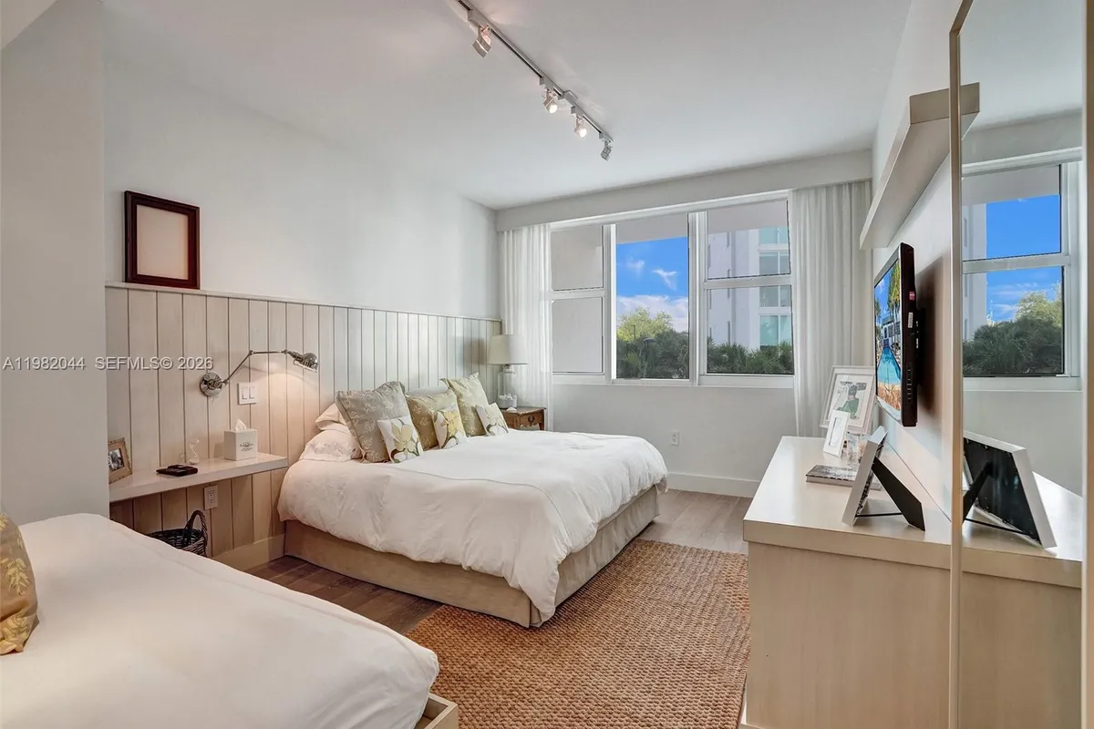 3201 NE 183rd St # 301, Aventura FL 33160