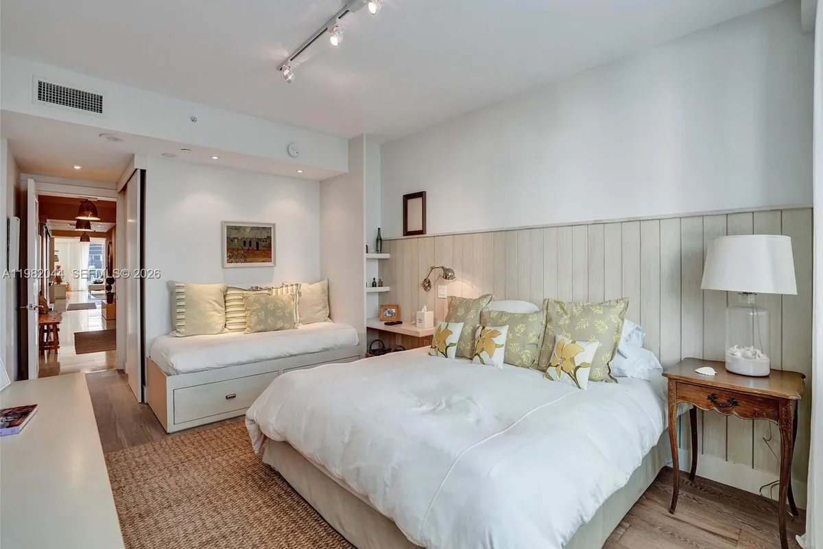 3201 NE 183rd St # 301, Aventura FL 33160