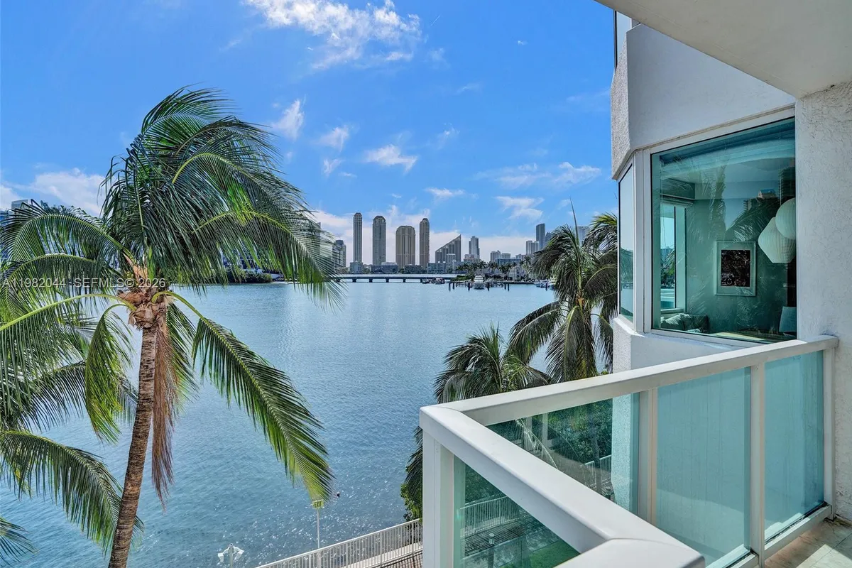 3201 NE 183rd St # 301, Aventura FL 33160