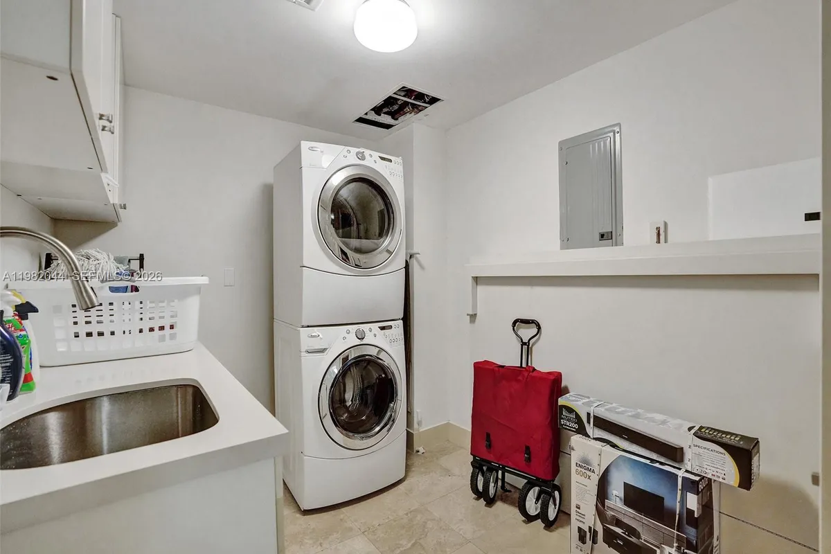 3201 NE 183rd St # 301, Aventura FL 33160