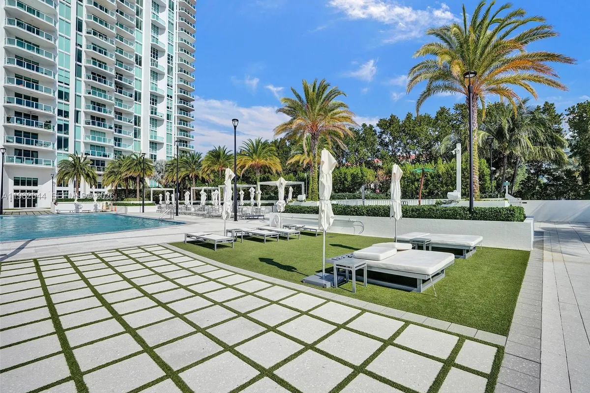 3201 NE 183rd St # 301, Aventura FL 33160