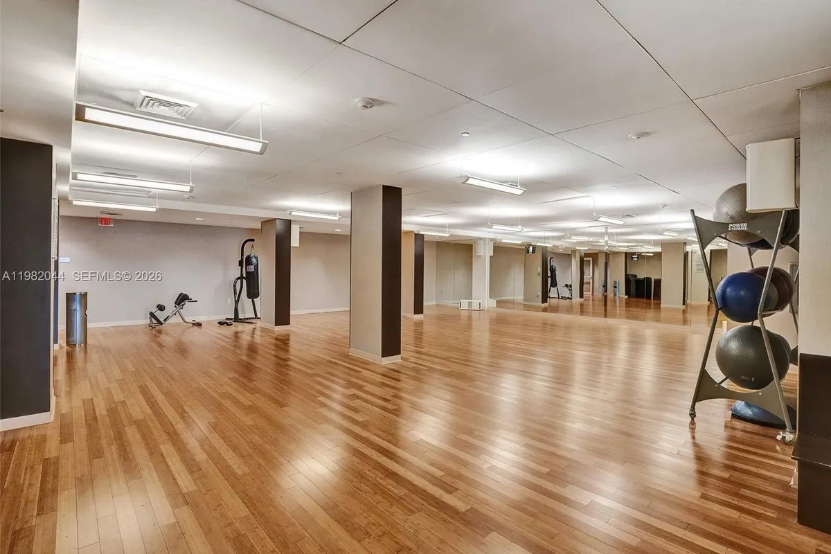 3201 NE 183rd St # 301, Aventura FL 33160