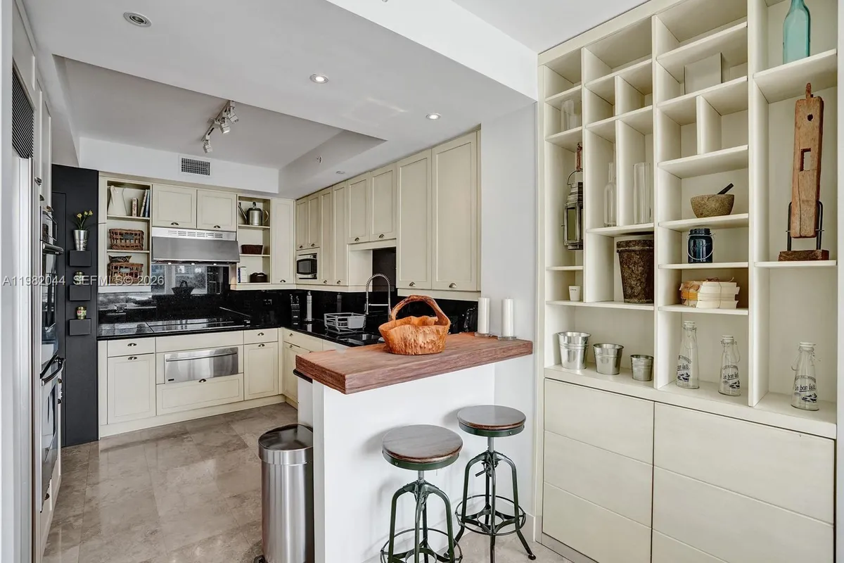 3201 NE 183rd St # 301, Aventura FL 33160